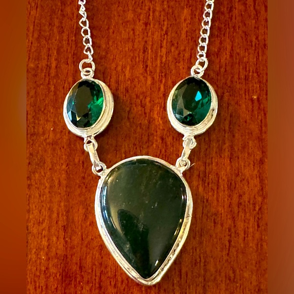 Bloodstone, Emerald teardrop, Lab created, Silver Plated Necklace of 12" - Picture 2 of 8